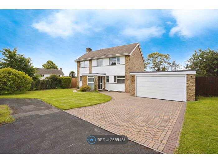 3 Bedroom Detached House To Rent In Blakes Way, Welwyn, AL6