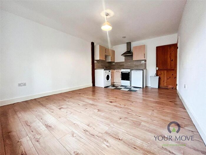 1 Bedroom Flat To Rent In Kings Road, London Colney, St. Albans, Hertfordshire, AL2