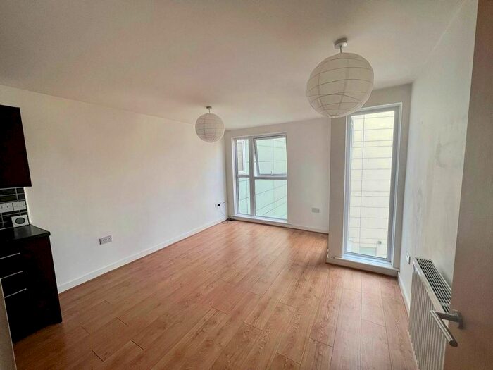 1 Bedroom Flat To Rent In Heelis Street, Heelis Street, S70