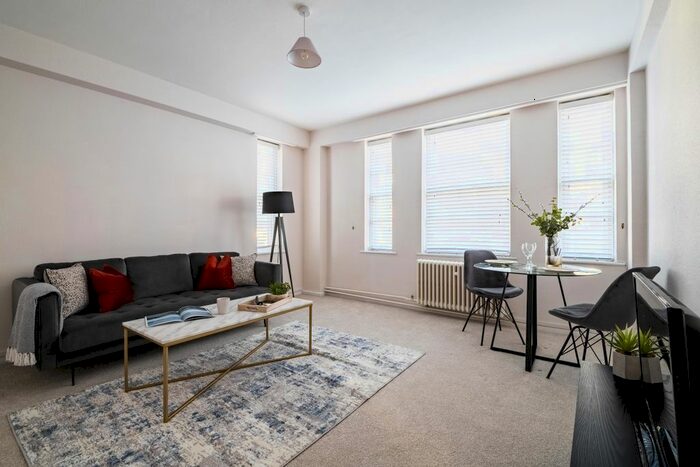 1 Bedroom Flat To Rent In Dolphin Square, London, SW1V