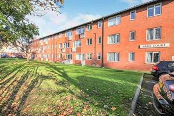 2 Bedroom Flat To Rent In Park Court, Old London Road, Patcham, BN1