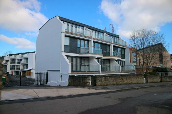 3 Bedroom Flat To Rent In Burngreave Road, Sheffield, S3