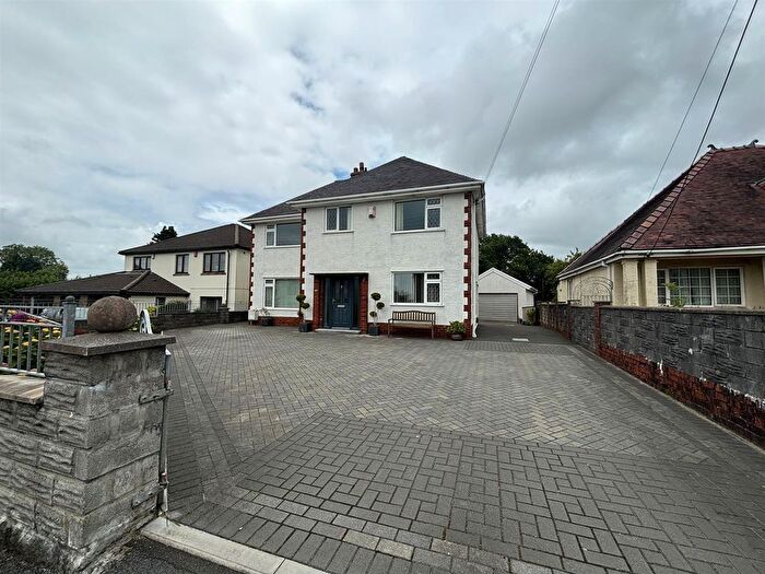 3 Bedroom Detached House To Rent In Gelli Road, Llanelli, SA14