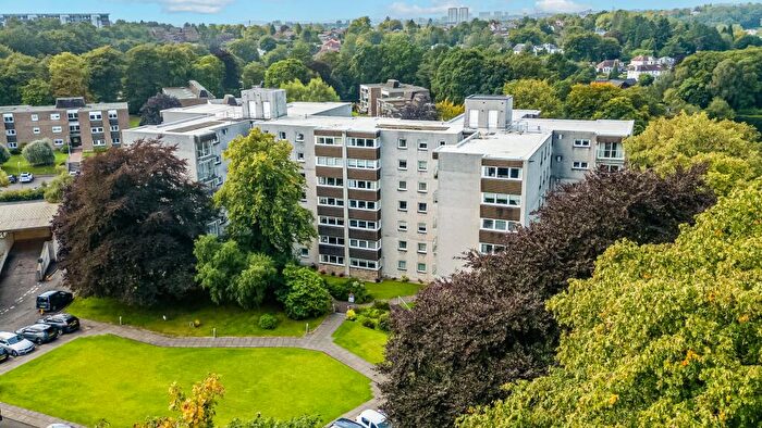 3 Bedroom Apartment For Sale In Norwood Park, Bearsden, G61