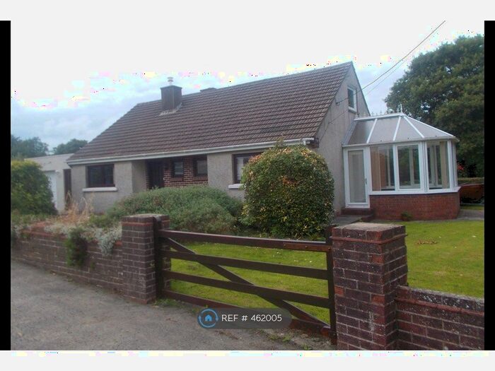 3 Bedroom Bungalow To Rent In New Road, Hook, SA62