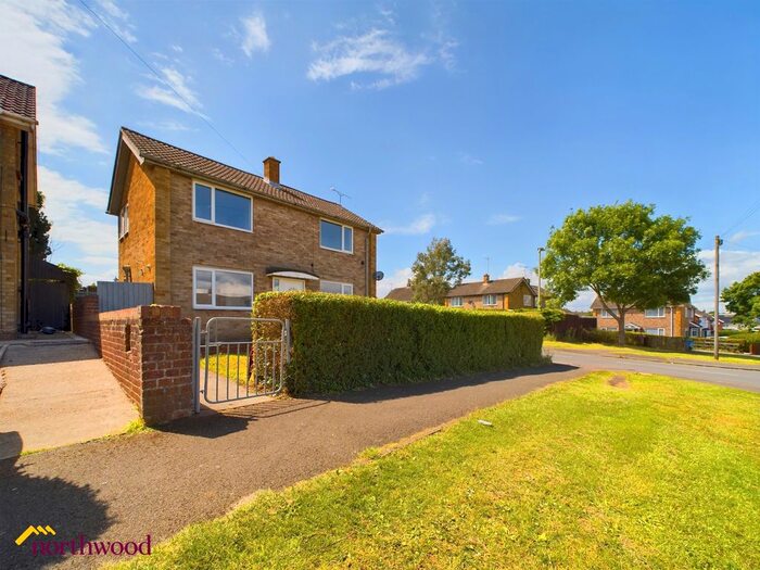 3 Bedroom Semi-Detached House To Rent In Bretch Hill, Banbury, OX16
