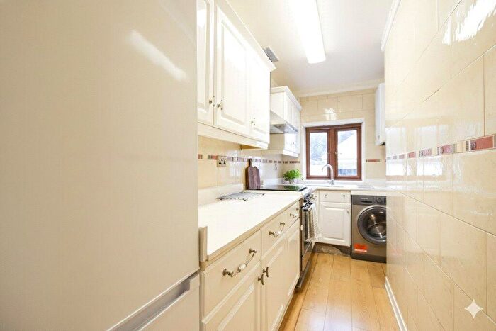 2 Bedroom Apartment To Rent In North Street, Romford, RM1