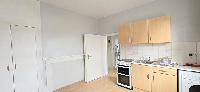 1 Bedroom Flat To Rent In The Flat, Church Street, Caversham, RG4