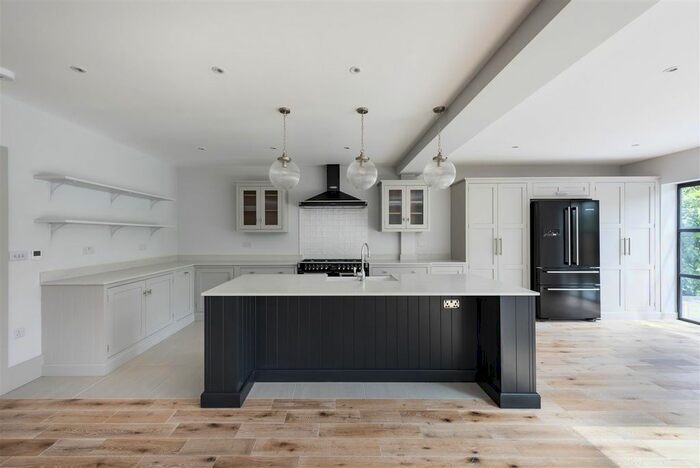 5 Bedroom Property To Rent In Sidmouth Road, London, NW2