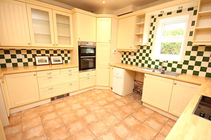4 Bedroom Semi-Detached House For Sale In Norton Way South, Letchworth Garden City, SG6