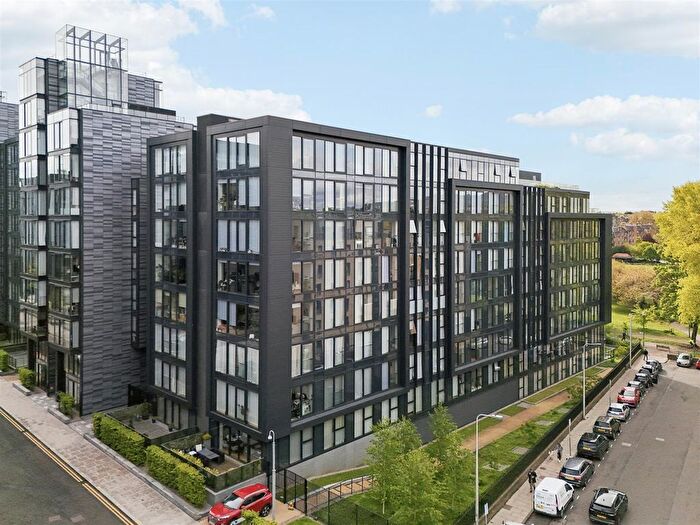 1 Bedroom Flat For Sale In Simpson Loan, Edinburgh, EH3