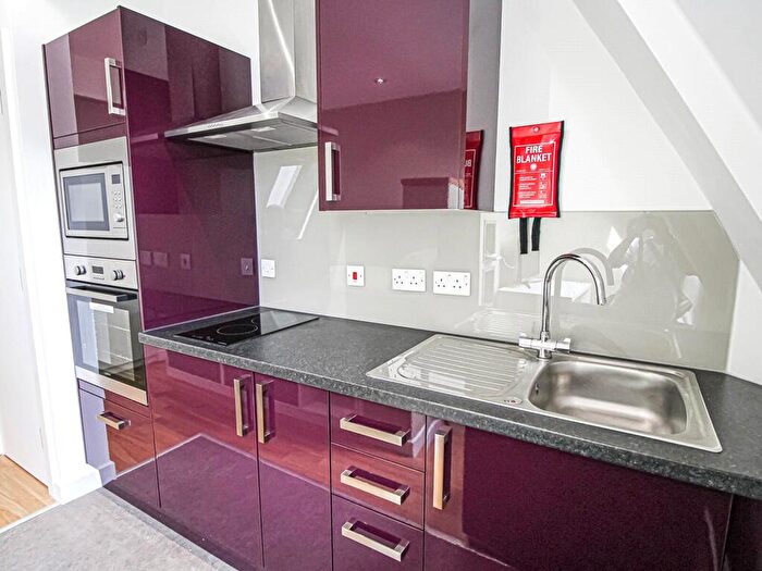 Apartment To Rent In Apt, Q Two Residence #, LS1