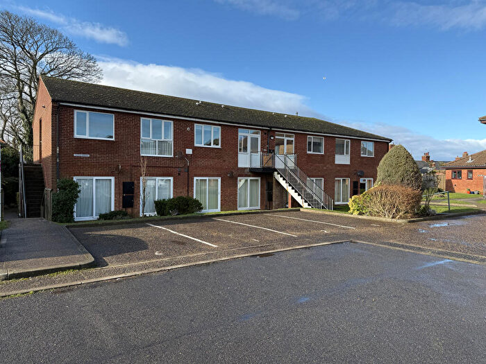 2 Bedroom Flat To Rent In Silfield Gardens, Hunstanton, PE36