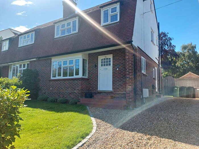 3 Bedroom Semi-Detached House To Rent In Epsom, KT19