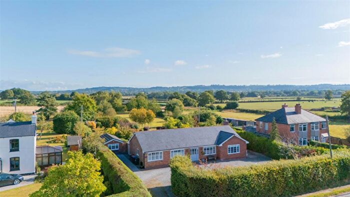 3 Bedroom Detached Bungalow For Sale In Tarporley Road, Tarvin, CH3