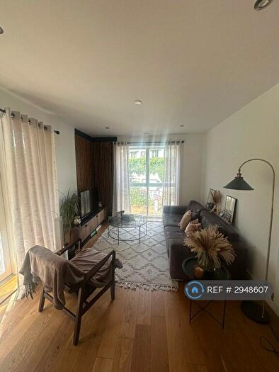 2 Bedroom Flat To Rent In Hudson Building, London, E15