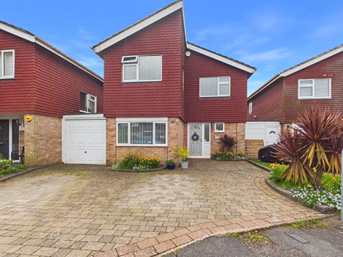 4 Bedroom Detached House For Sale In Highfield Road, Flackwell Heath, High Wycombe, HP10
