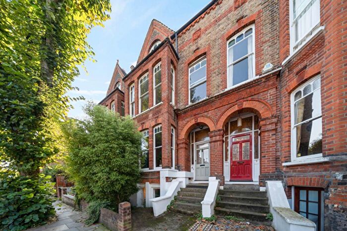 2 Bedroom Flat For Sale In Northolme Road, London, N5