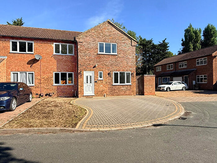 4 Bedroom Semi-Detached House For Sale In Southampton Place, Chatteris, Cambs., PE16