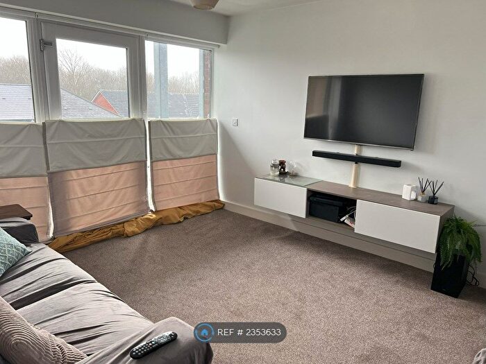 2 Bedroom Flat To Rent In Claypit Lane, West Bromwich, B70
