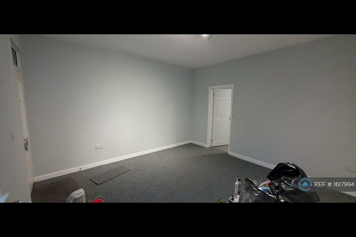 3 Bedroom Terraced House To Rent In New Barn Lane, Rochdale, OL11