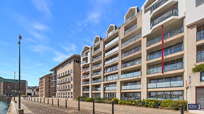 2 Bedroom Flat For Sale In Mariners Court, Lower Street, Plymouth, PL4