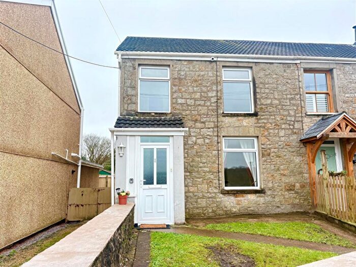 3 Bedroom Cottage To Rent In Heol Tyn Y Garn, Pen-Y-Fai, Bridgend County Borough, CF31