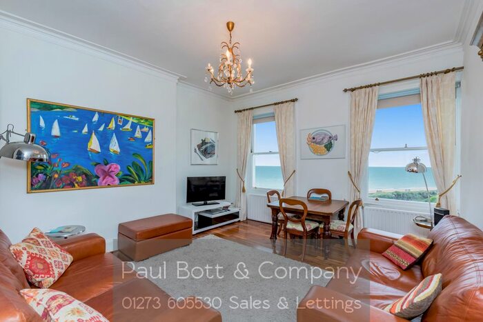 2 Bedroom Flat To Rent In Lewes Crescent, Brighton, BN2