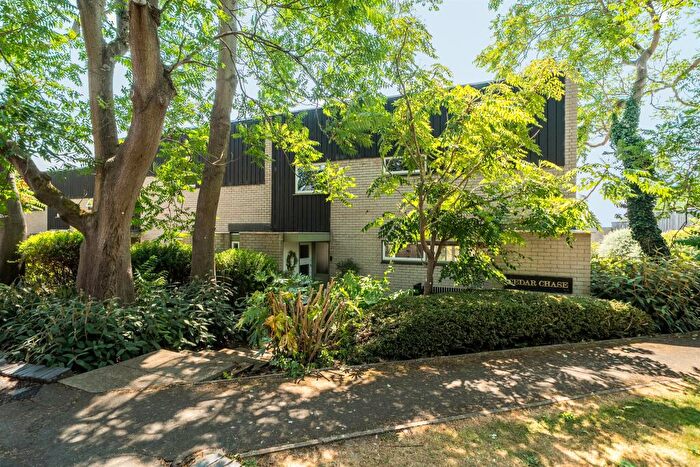 3 Bedroom End Of Terrace House For Sale In Cedar Chase, Taplow, Maidenhead, SL6
