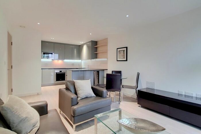 1 Bedroom Flat To Rent In Devan Grove, London, N4