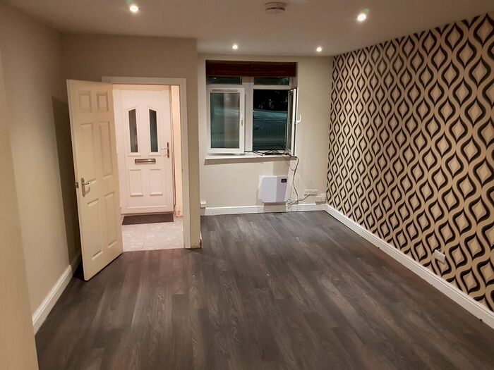 1 Bedroom Flat To Rent In Fratton Road, Portsmouth, PO1