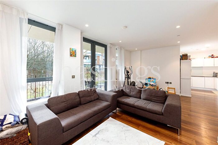 3 Bedroom Flat To Rent In Sitka House, Quebec Way, Canada Water, SE16