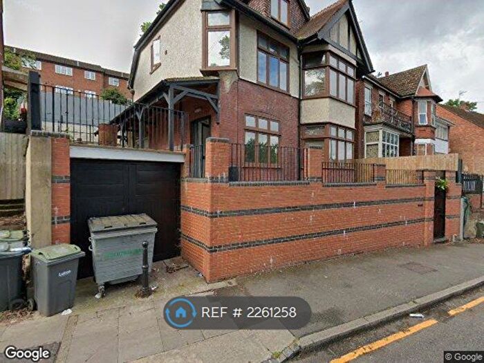 Studio To Rent In Ashburnham Road, Luton, LU1
