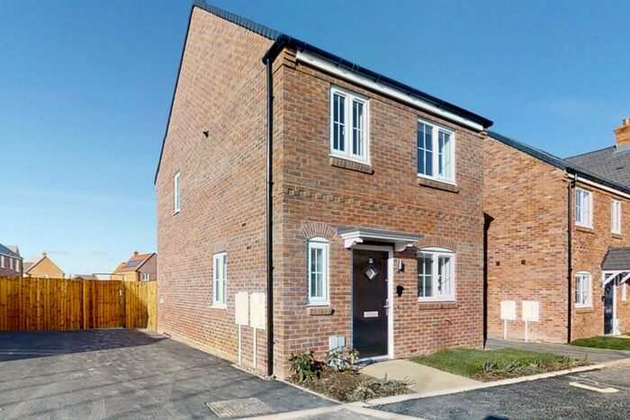 3 Bedroom Detached House To Rent In Braun Road, Rugby, Warwickshire, CV23