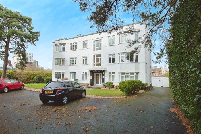2 Bedroom Flat For Sale In Knyveton Road, Bournemouth, BH1