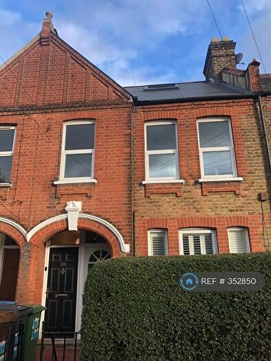 3 Bedroom Maisonette To Rent In Fleeming Road, London, E17