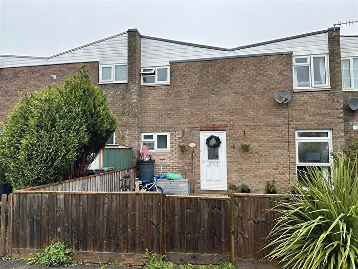 3 Bedroom Terraced House For Sale In Cunningham Close, Weymouth, DT4