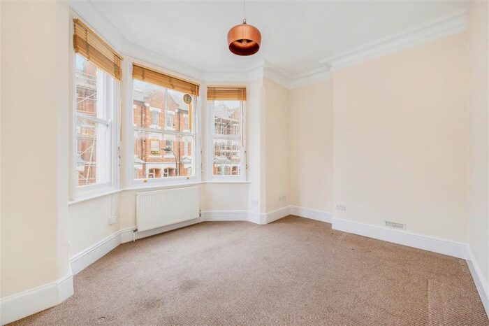 1 Bedroom Flat To Rent In Ormiston Grove, London W12