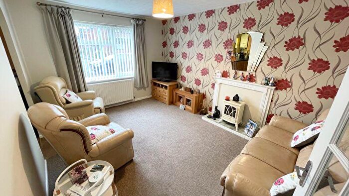 2 Bedroom Semi-Detached Bungalow For Sale In Woburn Avenue, Lincoln, LN1