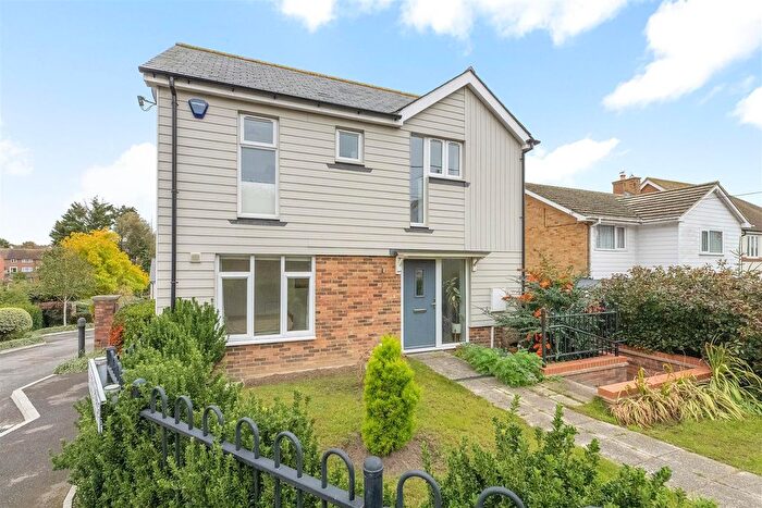 4 Bedroom Detached House For Sale In Millstrood Road, Whitstable, CT5