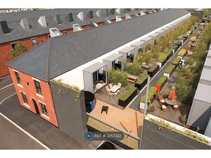 2 Bedroom End Of Terrace House To Rent In Jubilee Street, Salford, M6