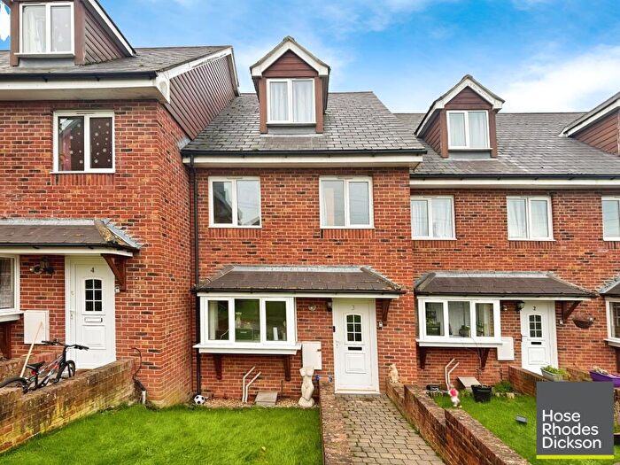 4 Bedroom Terraced House To Rent In Kingfisher Way, Island Harbour, PO30