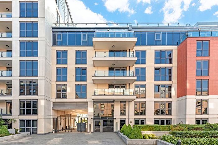 3 Bedroom Flat To Rent In Lensbury Avenue, Fulham, SW6