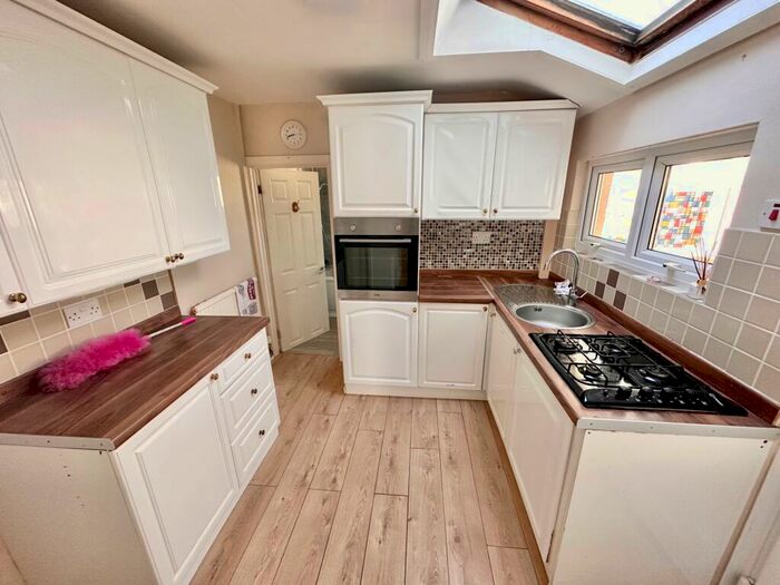 3 Bedroom End Of Terrace House For Sale In The Highway, New Inn