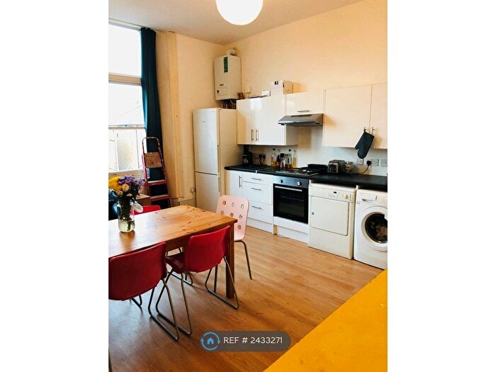 5 Bedroom Flat To Rent In The Kelly Arms, Kingston Upon Thames, KT1