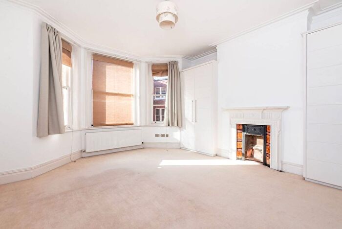 4 Bedroom Flat To Rent In West Hampstead, West Hampstead, London, NW3