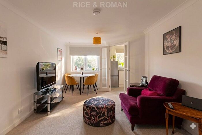 2 Bedroom Flat For Sale In Gibson Court, Hinchley Wood, KT10