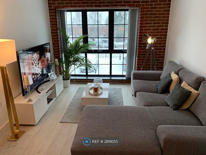 1 Bedroom Flat To Rent In Kelvin Road, Newbury, RG14