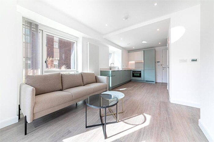 Apartment To Rent In Galleria House B, Western Gateway, London, E16