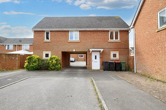 1 Bedroom Flat To Rent In Bedroom Property In Oriel Close, Wolverton, MK12